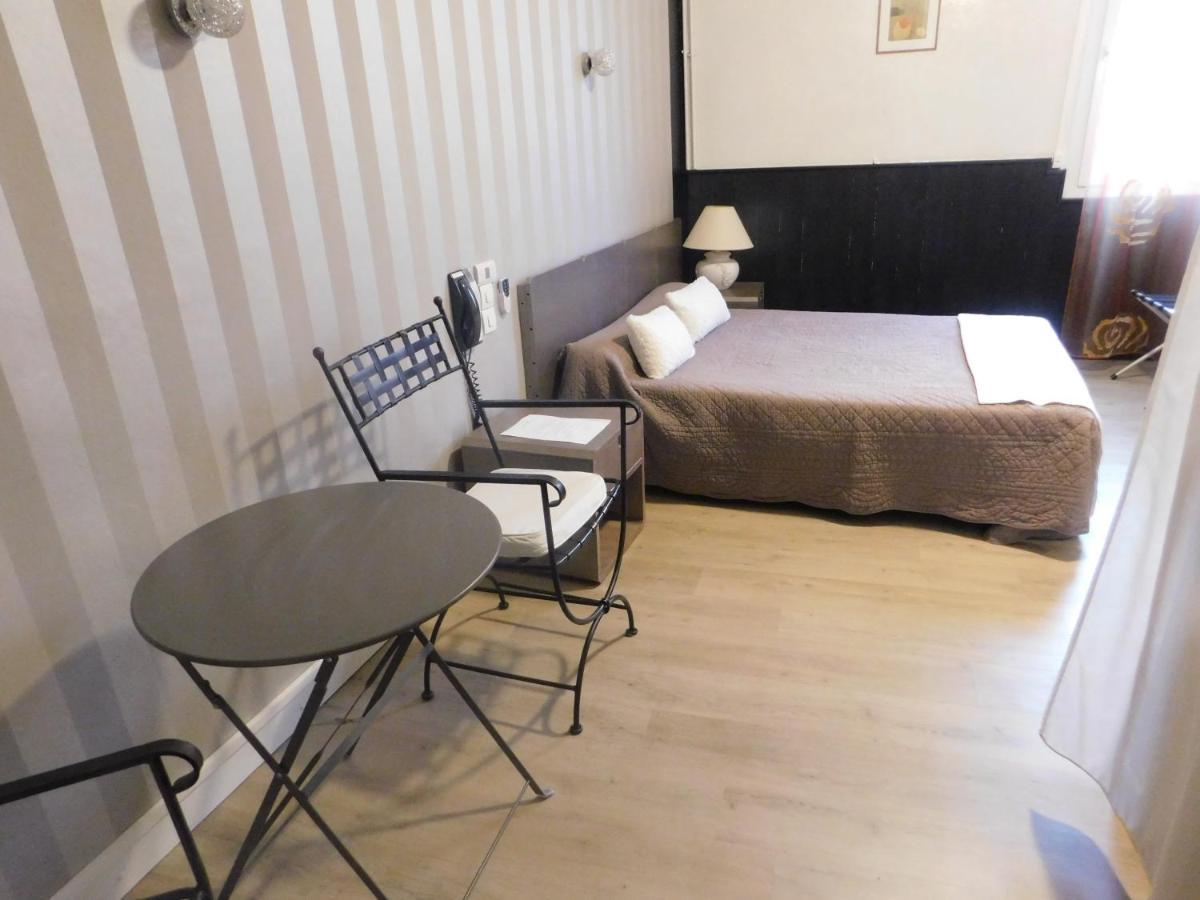 Hotel" La Tour De L'Horloge " Rivesaltes Ngoại thất bức ảnh