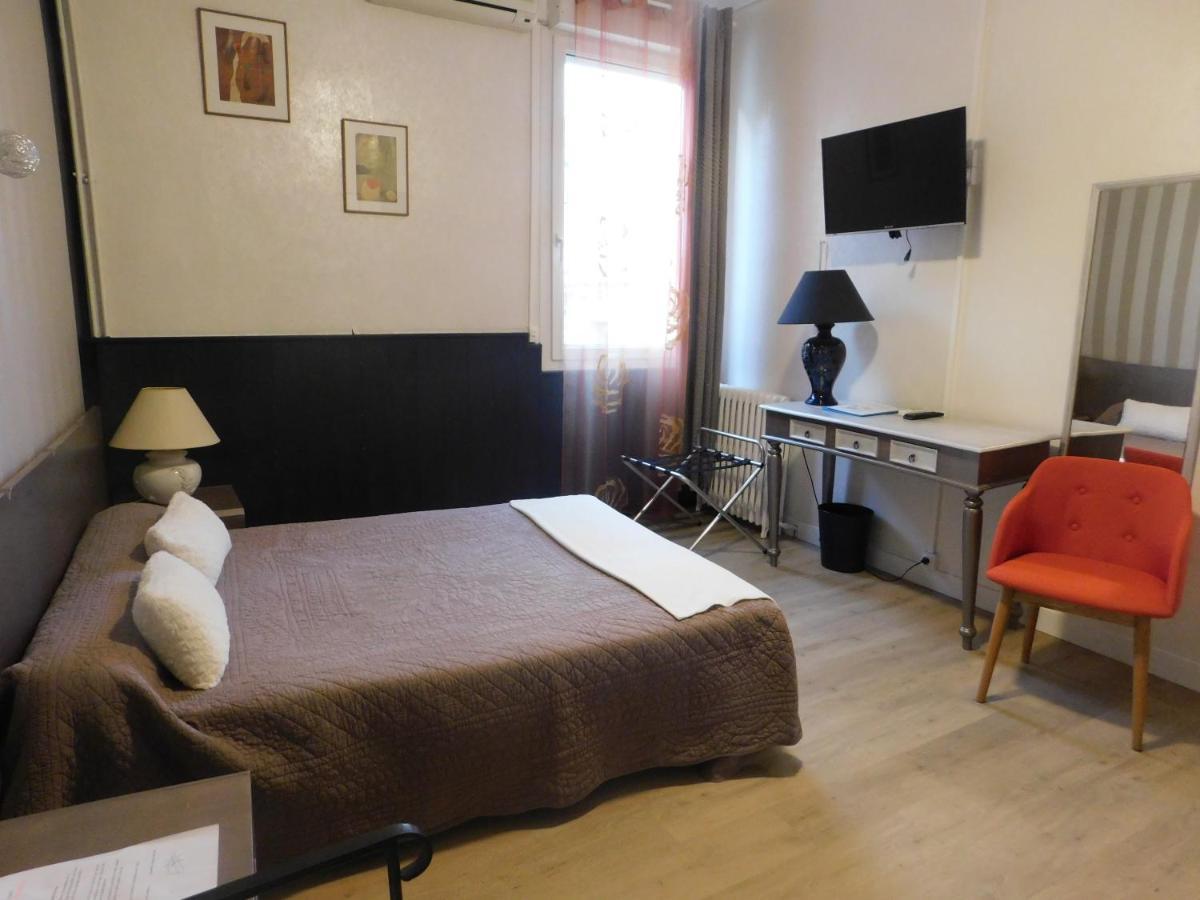 Hotel" La Tour De L'Horloge " Rivesaltes Ngoại thất bức ảnh