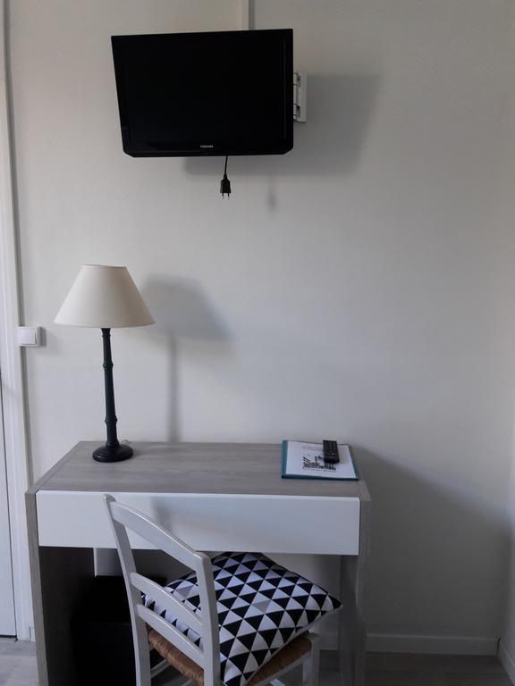 Hotel" La Tour De L'Horloge " Rivesaltes Ngoại thất bức ảnh