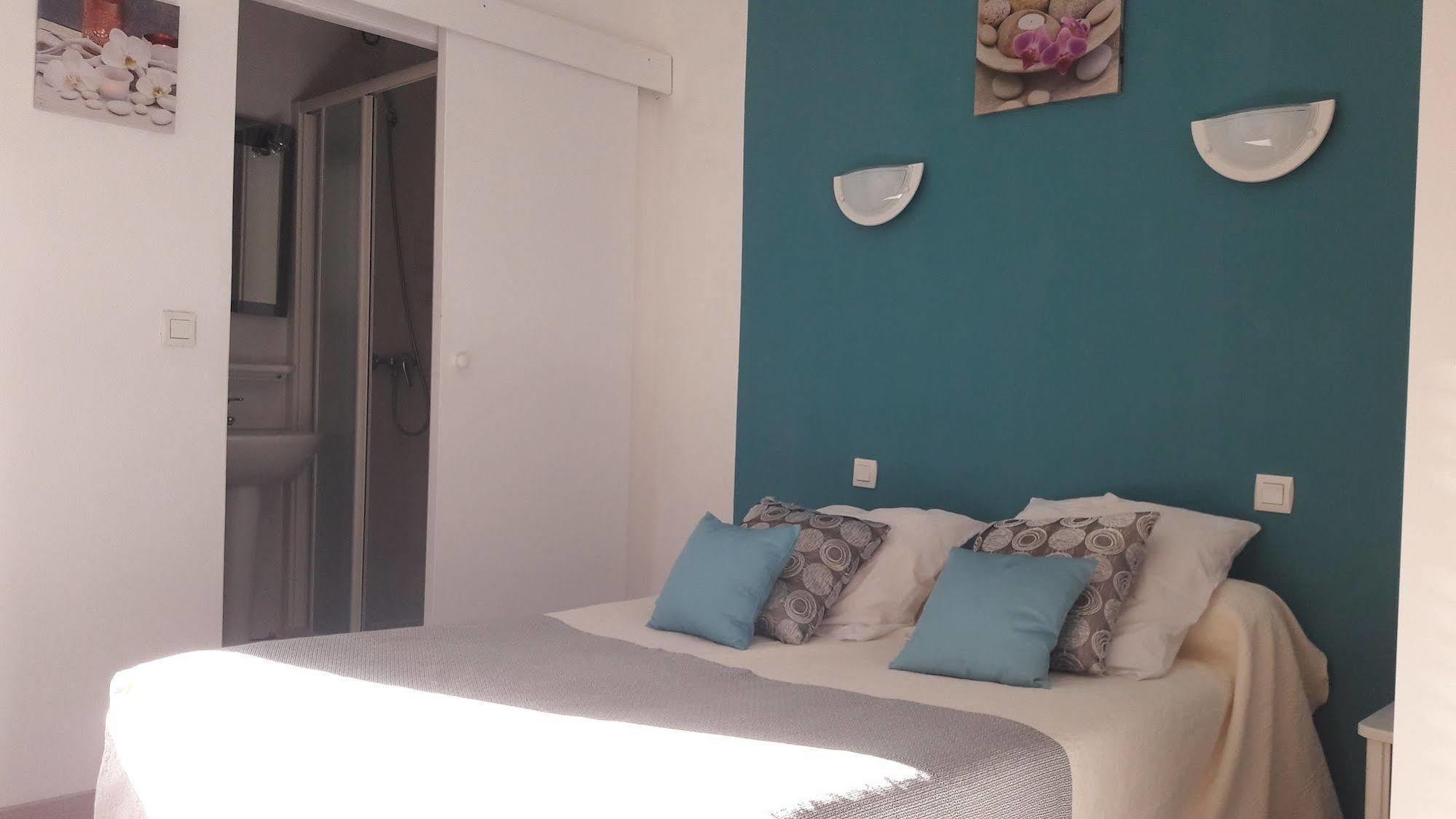 Hotel" La Tour De L'Horloge " Rivesaltes Ngoại thất bức ảnh